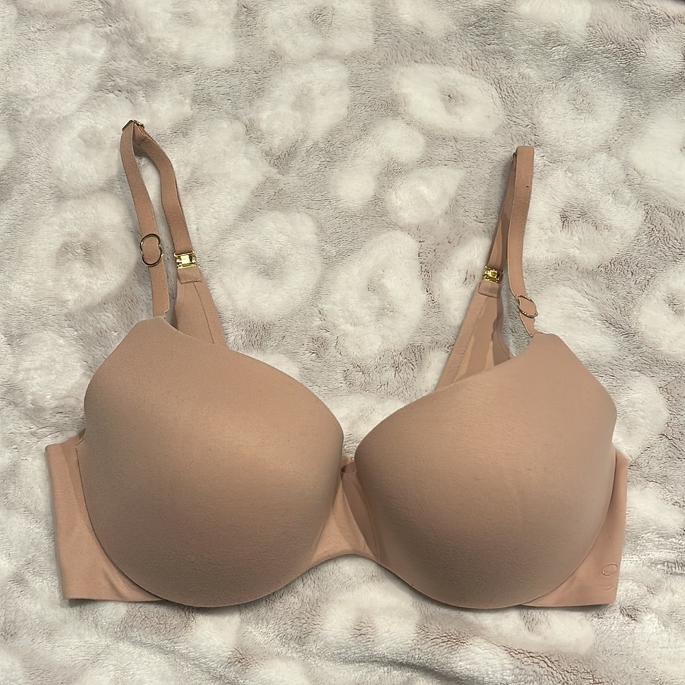 Incredible by Victoria’s Secret Lined Demi Bra size 32D